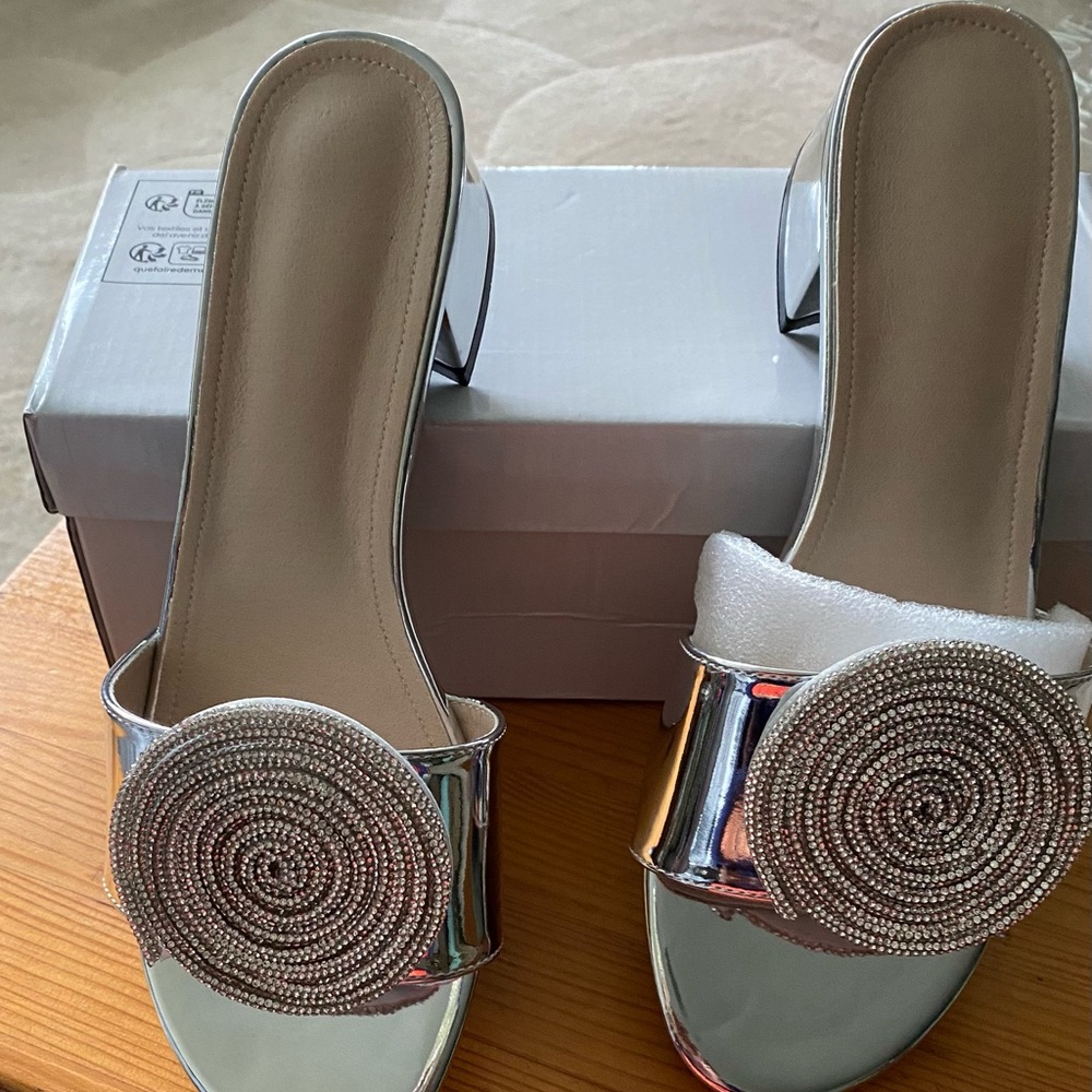 Women Metallic Sandals